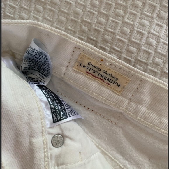 White Levi's 501 Size W27 from Free People - Picture 7 of 12